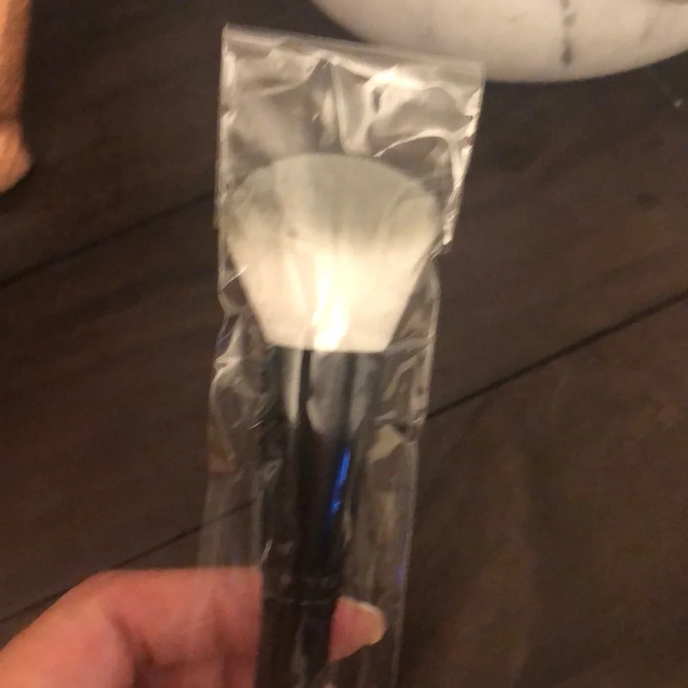 Crown blush highlighter brush